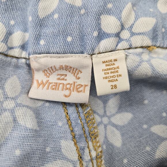 Wrangler X Billabong Women's Perfect Pair Daisy Floral Jeans Blue Chambray sz 28 - Picture 6 of 16